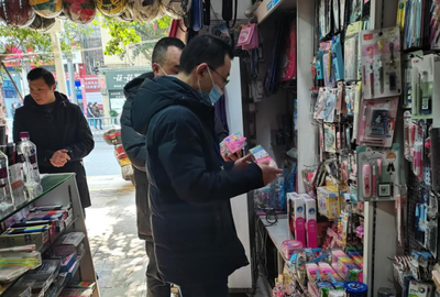 查扣“三無”玩具31件——通川區(qū)大北街市場(chǎng)監(jiān)管所開展兒童用品玩具安全守護(hù)行動(dòng)